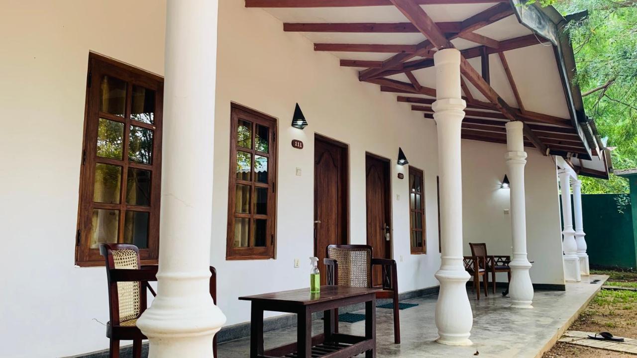 Kingfisher Resort Sigiriya Esterno foto