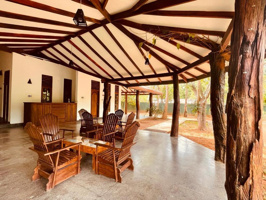 Kingfisher Resort Sigiriya Esterno foto