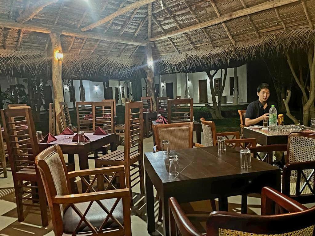 Kingfisher Resort Sigiriya Esterno foto