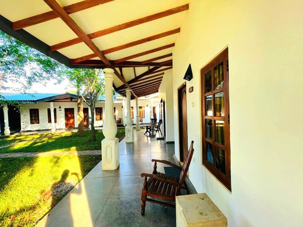 Kingfisher Resort Sigiriya Esterno foto