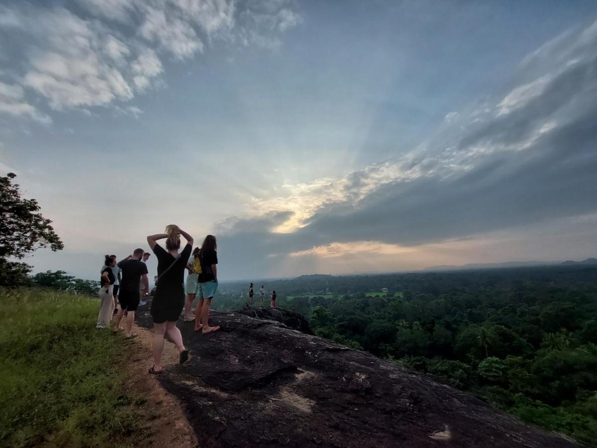 Kingfisher Resort Sigiriya Esterno foto