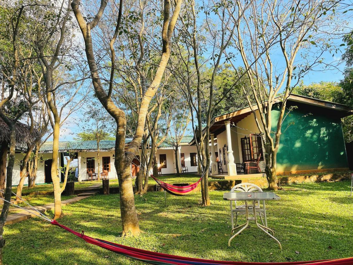 Kingfisher Resort Sigiriya Esterno foto