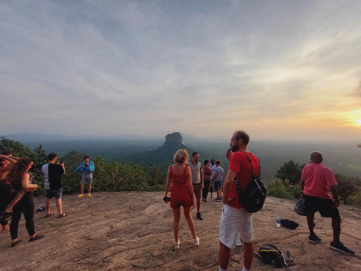Kingfisher Resort Sigiriya Esterno foto