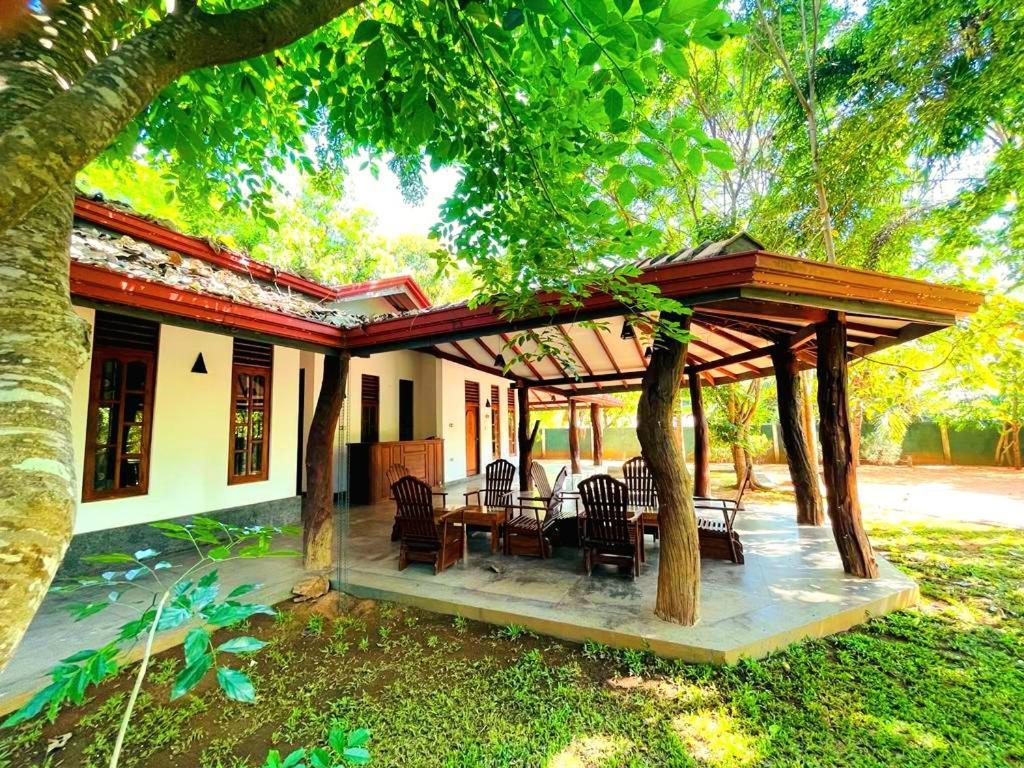 Kingfisher Resort Sigiriya Esterno foto